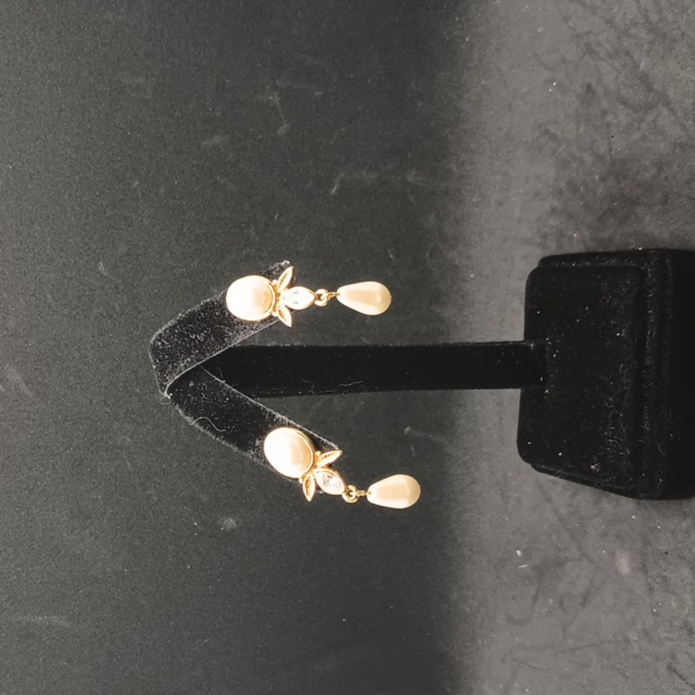 Vintage faux pearl gold tone dangle stud earrings